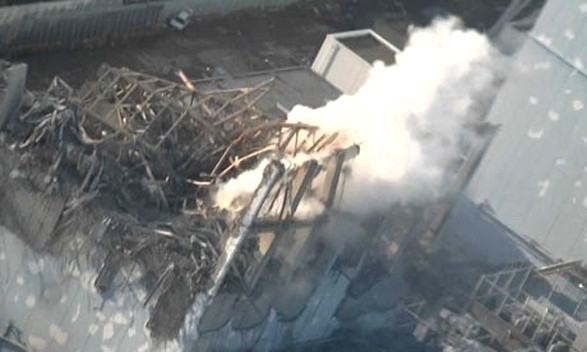 Le bâtiment N°3 de la centrale de Fukushima le 17 03 2011 Le bâtiment N°3 de la centrale de Fukushima le 17 03 2011