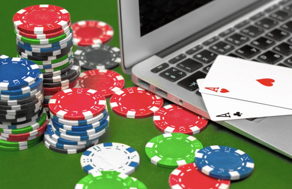 Casino, jeux d'argent, paris, dés, poker, jeux de cartes, carte